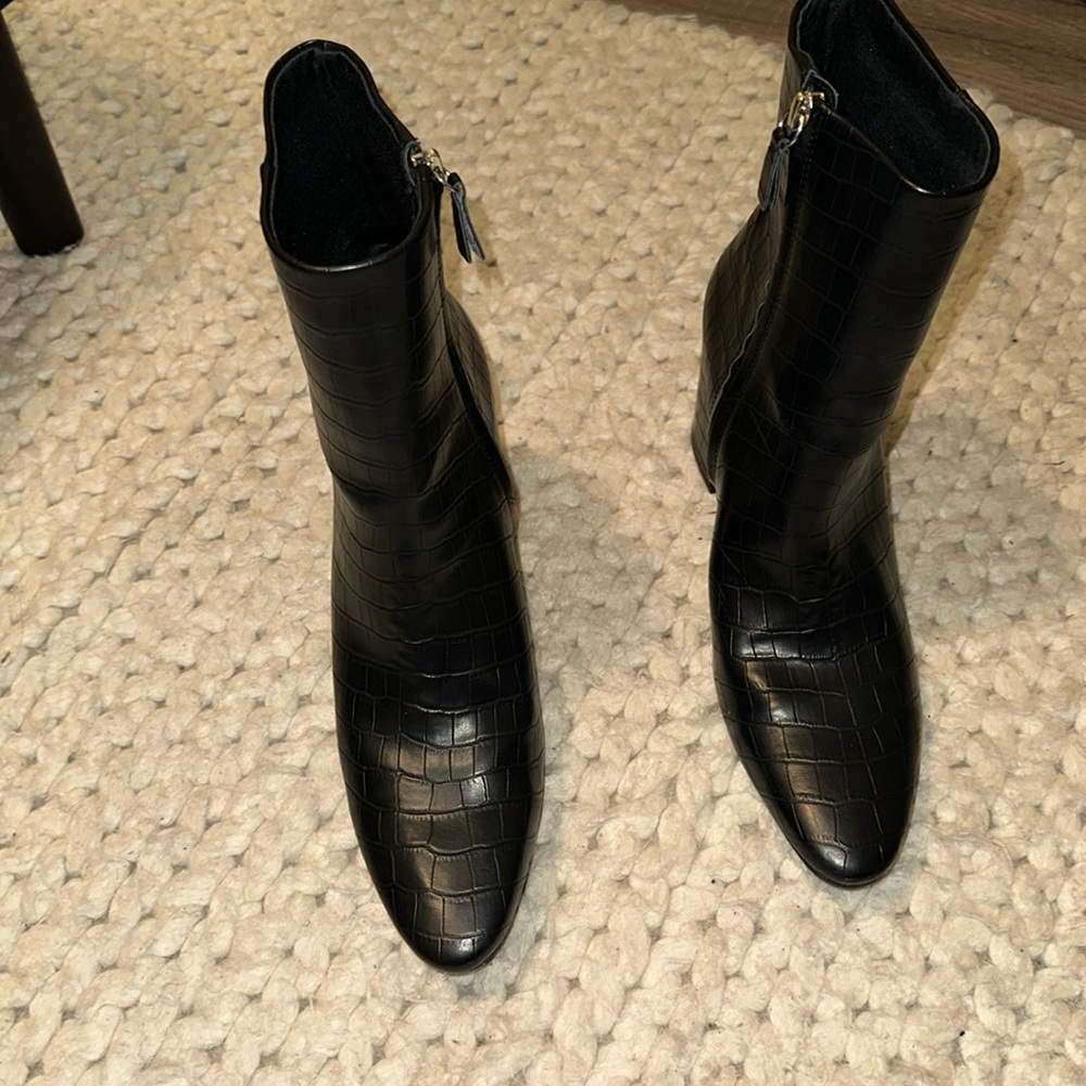 Black boots